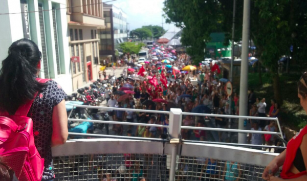 O protesto em frente à prefeitura de Florianópolis: 30 dias de paralisação