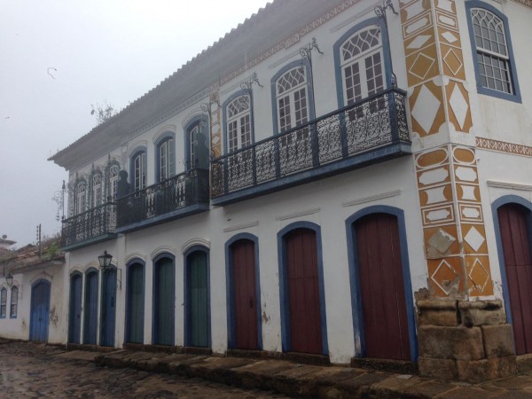 Sobrados de Roberto Irineu  Marinho em Paraty