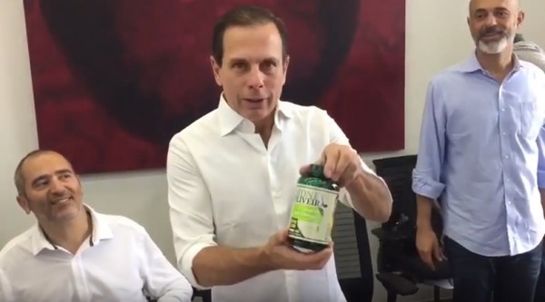 Doria faz propaganda de empresa de amigo na prefeitura de SP