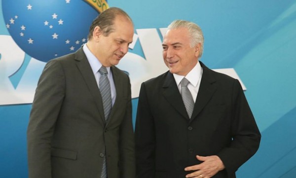 O ministro Ricardo Barros, da Saúde, e o chefe