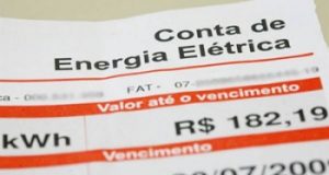 Medida Provisória abre brecha para que governo aplique taxa extra na conta de luz.