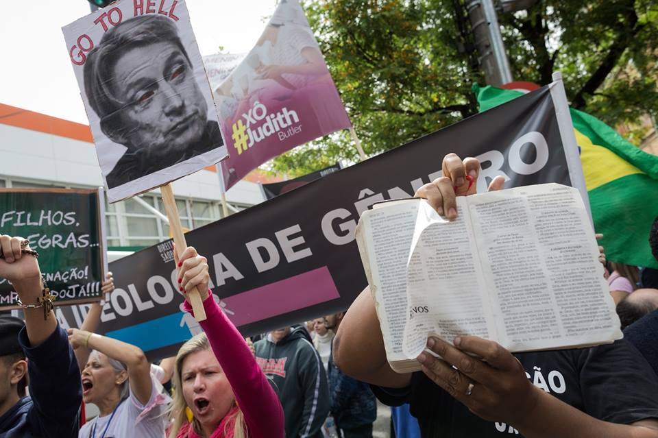 Judith Butler: "É a Igreja que vem sendo exposta como abrigo de ...