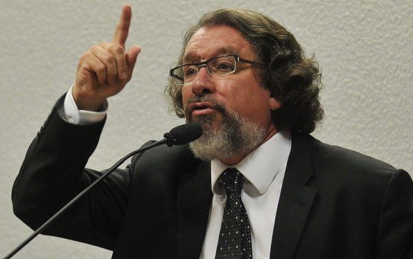 Antônio Carlos de Almeida Castro, Kakay: Passando a limpo, Coluna do Kakay