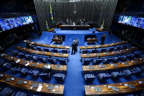 Resultado de imagem para Senado aprova projeto de lei sobre proteÃ§Ã£o de dados pessoais