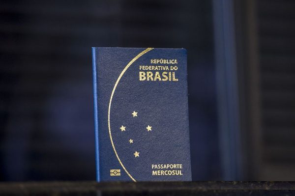 Veja o passaporte