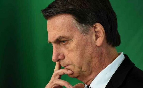 Resultado de imagem para ApÃ³s vencer com uso das redes, Bolsonaro estuda comunicaÃ§Ã£o profissional