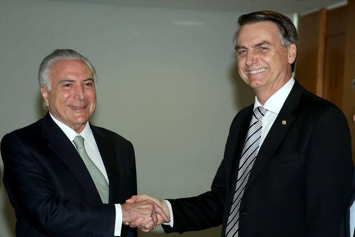 Resultado de imagem para Governo Temer sugere a Bolsonaro PEC da Previdência até 15 de janeiro