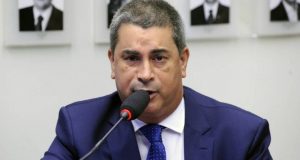 O deputado afirmou que PMs vão usar 50 ônibus para participar de ato golpista
