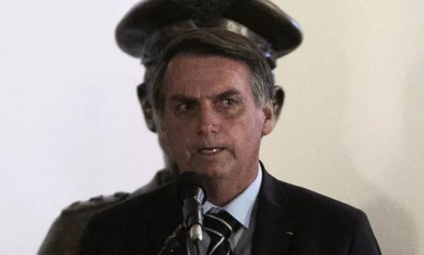 Jair Bolsonaro e os militares