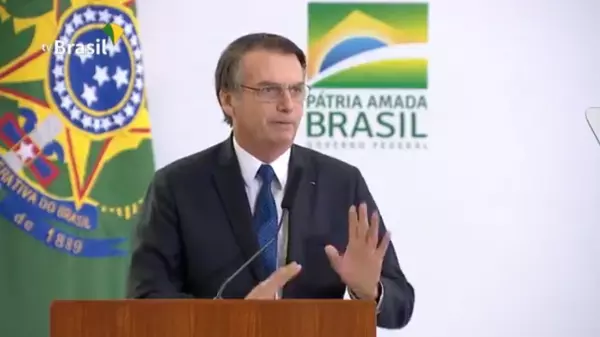 Resultado de imagem para Bolsonaro decreta o Fim do HorÃ¡rio de VerÃ£o