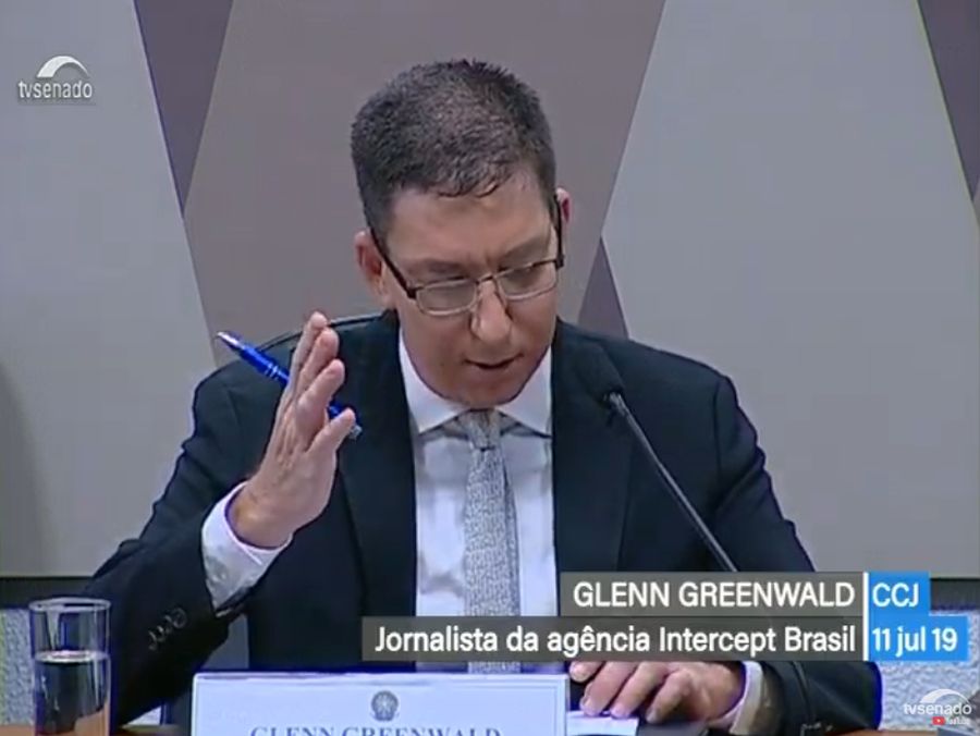 Resultado de imagem para greenwald no senado