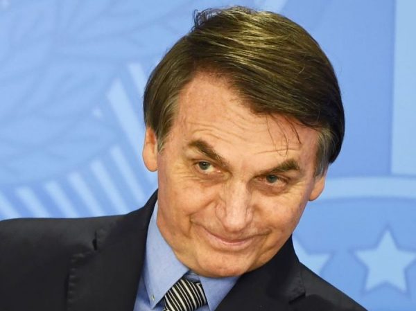 Governo Bolsonaro assina contrato sem licitação com empreiteira ...