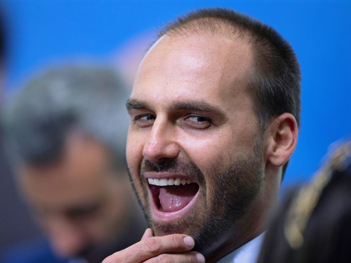 Imbecilidade sem tamanho”: políticos condenam Eduardo Bolsonaro por post  sobre a China