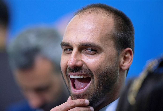 Eduardo Bolsonaro sobre tempo de "modelo": "Sempre tinham uns caras que