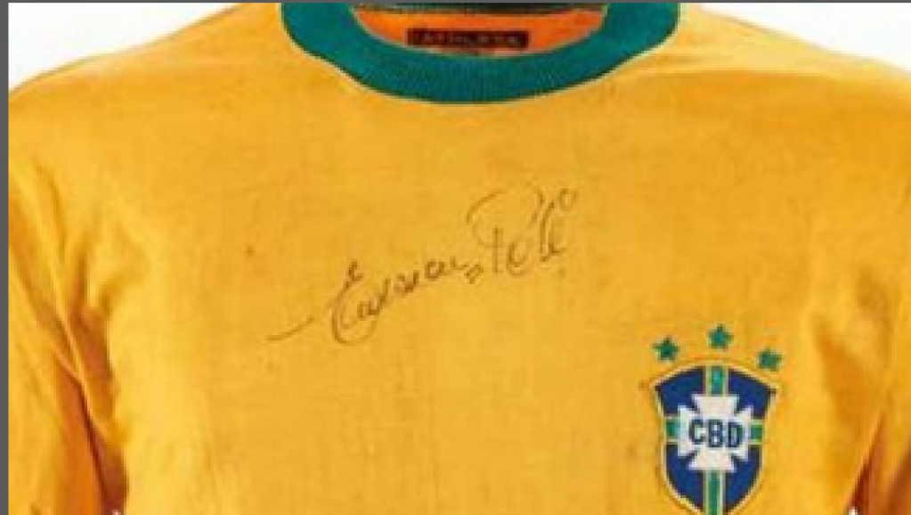 Última Camisa de Pelé na seleção é arrematada por 30 mil Euros num leilão em Turim