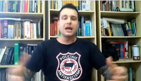 Resultado de imagem para ‘Indulto de Bolsonaro de fato favorece a milícia’, diz membro do grupo Policiais Antifascismo