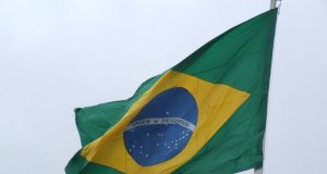 Veja a bandeira do Brasil
