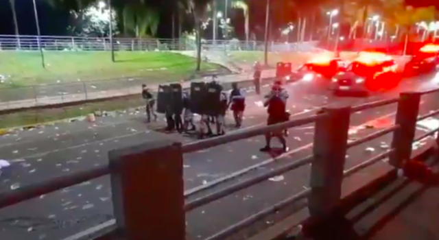 VÍDEO: PM reprime bloco em Campo Grande (MS) com bombas de gás e balas de borracha