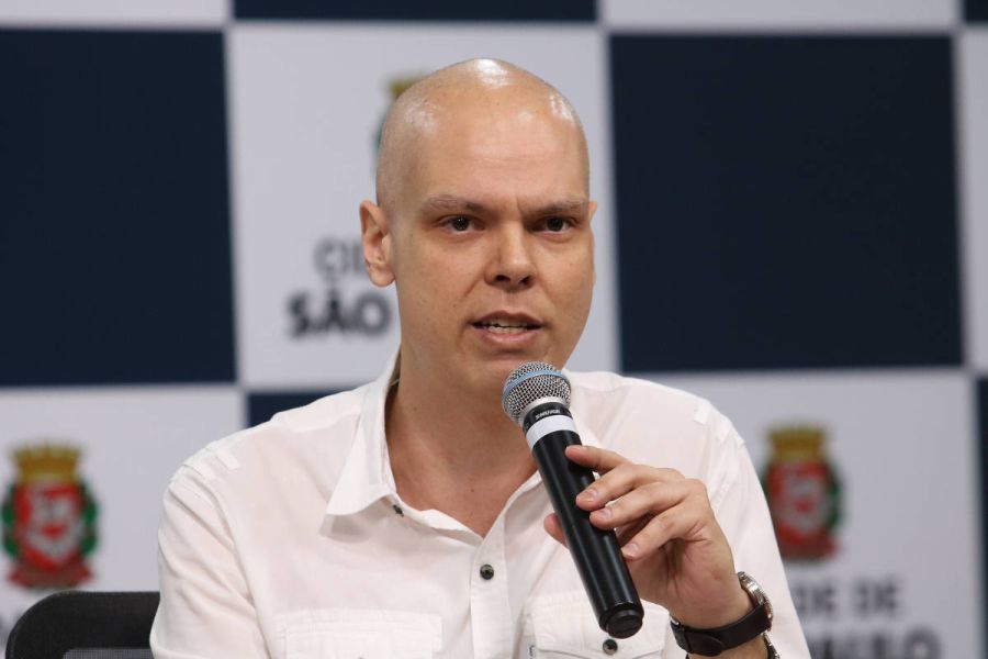 Na UTI, Bruno Covas é intubado após sangramento no estômago