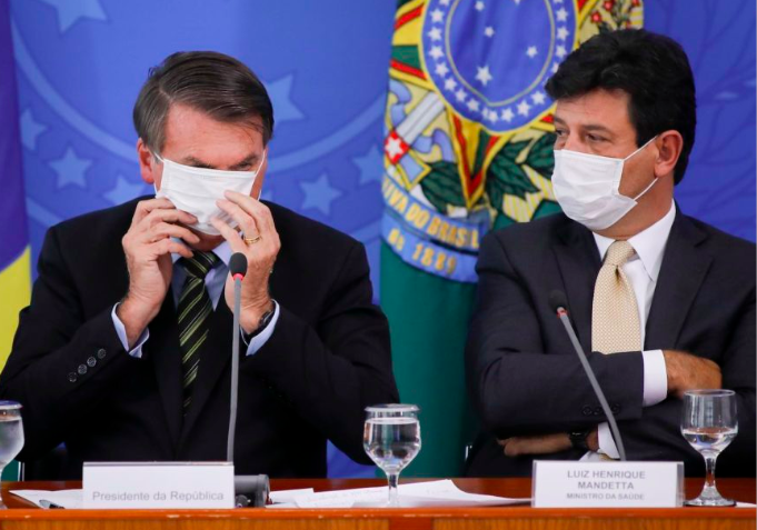 Bolsonaro quer ser vedete e não entende que é um palhaço cada vez ...