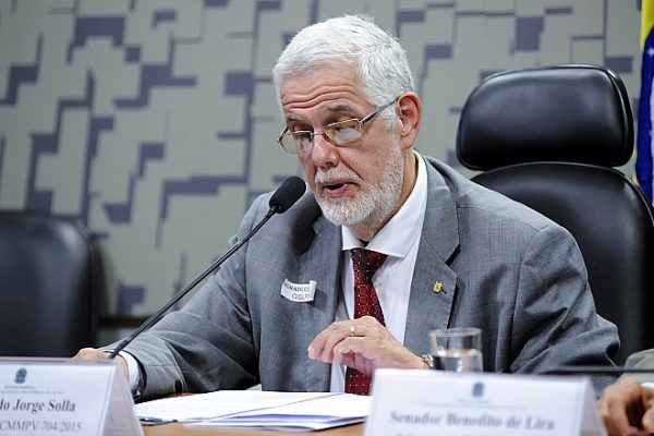 Deputado acusa Bolsonaro à PGR por crime contra soberania