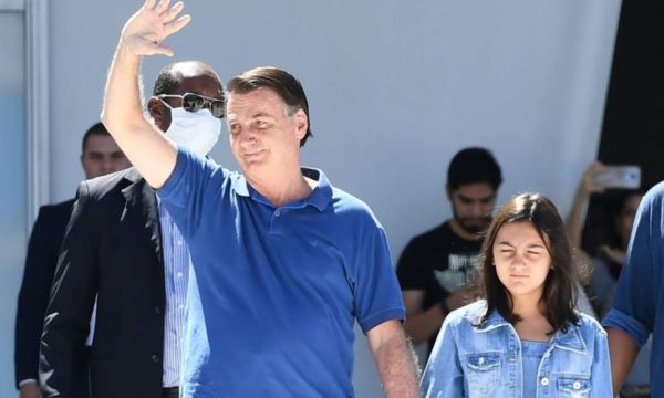 Bolsonaro tentou matricular filha em colégio militar com carteirada