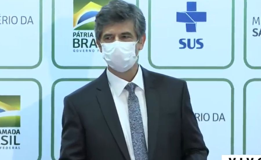VÍDEO Nelson Teich dá coletiva de imprensa após demissão