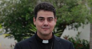 Padre Robson de Oliveira é investigado por burlar contratos. Foto: Reprodução/Facebook/Padre Robson de Oliveira