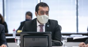 Veja o Claudio Castro
