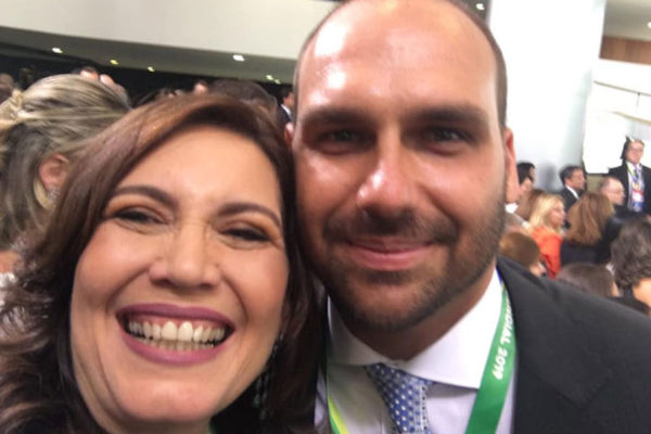 Veja Bia Kicis e Eduardo Bolsonaro