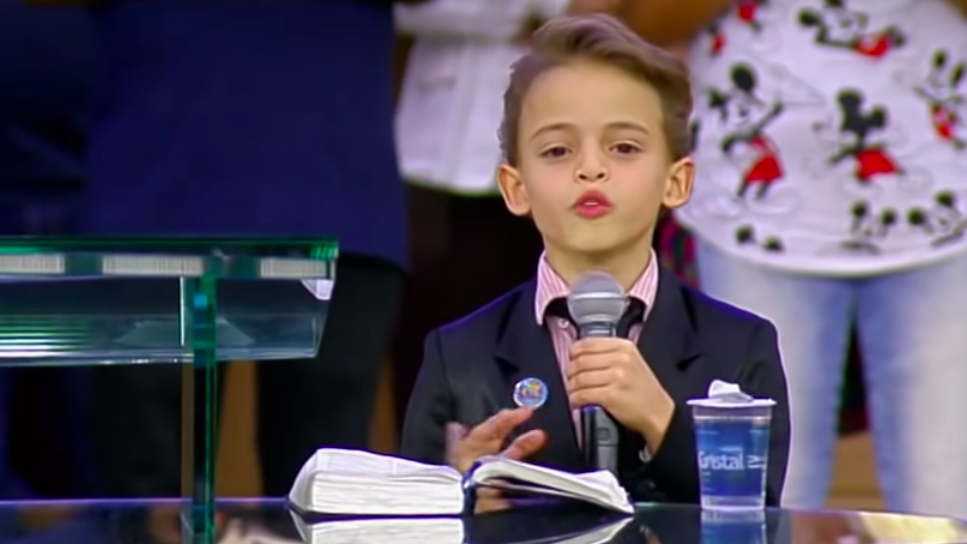 Pregador mirim que faz sucesso nas redes evangélicas diz que tentou