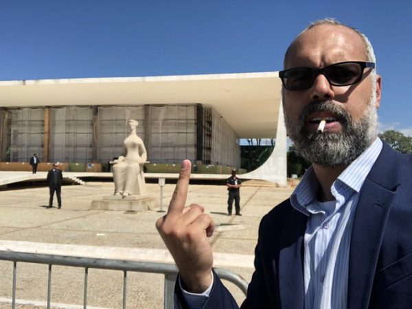 O blogueiro bolsonarista Allan dos Santos foi denunciado por ameaças a ministro do STF