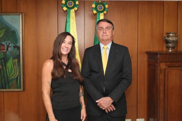 Queridos, meu olfato não voltou", diz bolsonarista que pregava contra máscara e pegou covid-19