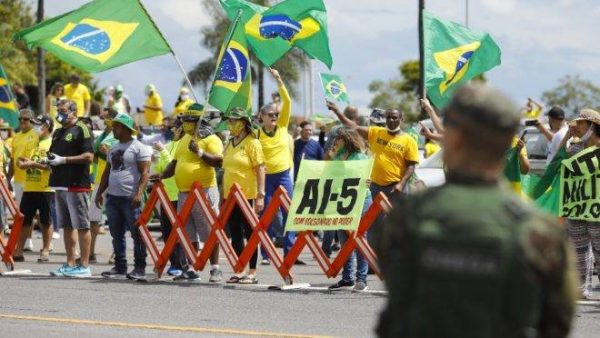 Bolsonaristas em ato golpista