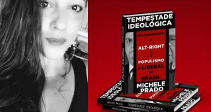 Michele Prado, pesquisadora e membro do #InternetLivre, posa com seu livro