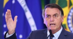 Jair Bolsonaro pode dar golpe, acreditam metade dos brasileiros