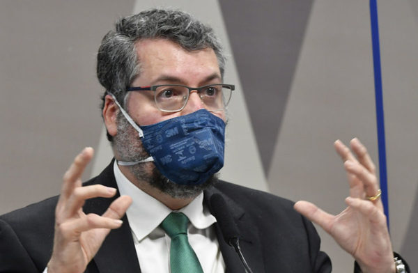 Ernesto Araújo em depoimento na CPI da Covid