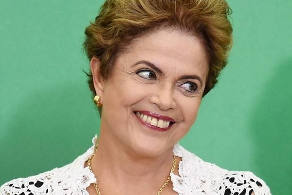 Durante o governo de Dilma, o valor médio da gasolina era de R$ 3,43
