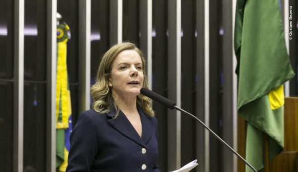 Gleisi Hoffmann critica discurso de Jair Bolsonaro na ONU