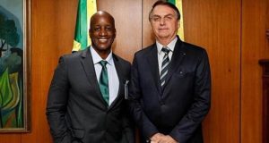 Veja Jair Bolsonaro e Sérgio Camargo