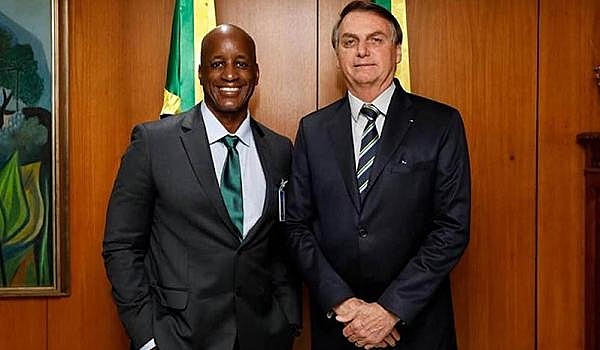 Veja Jair Bolsonaro e Sérgio Camargo