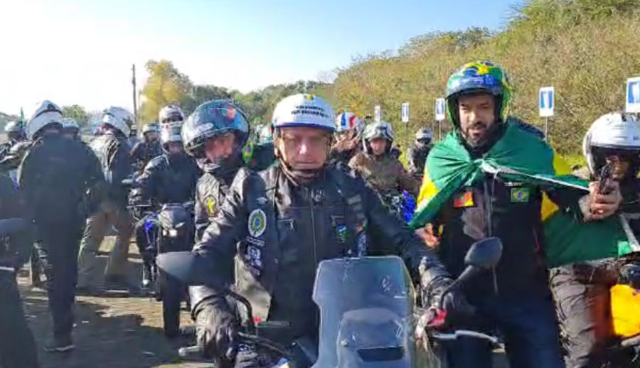 O presidente Jair Bolsonaro (PL) em motociata no Rio Grande do Sul. Foto: Reprodução/Facebook