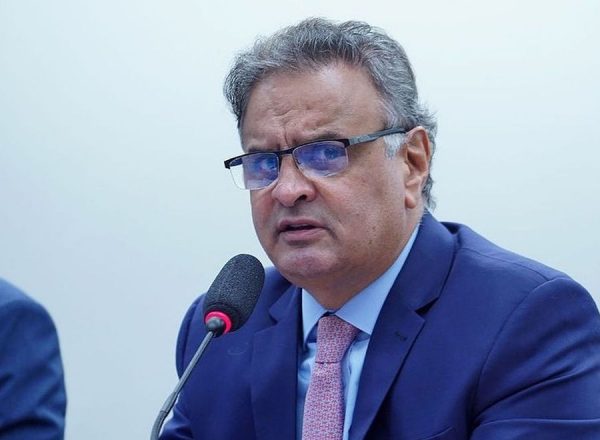 Aécio Neves
