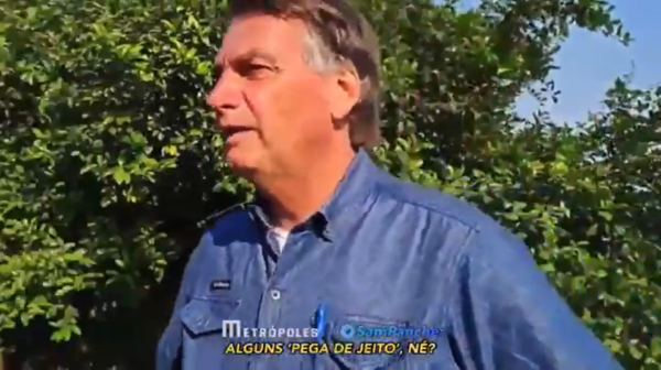 "Alguns pega de jeito", diz Bolsonaro sobre covid