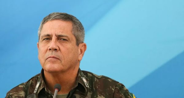 O ministro da Defesa Walter Braga Netto