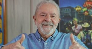 Lula mandando joia