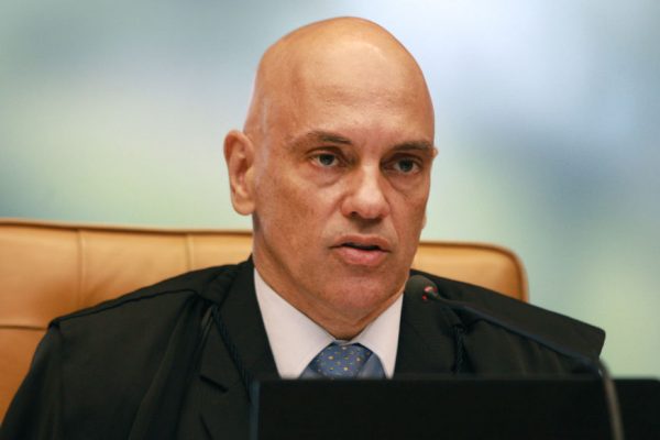 Alexandre de Moraes durante sessão no STF