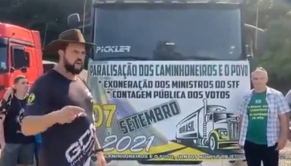 O caminhoneiro extremista Zé Trovão