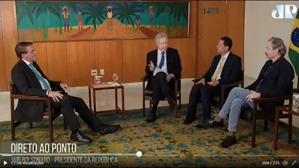 Bolsonaro dá entrevista à Jovem Pan