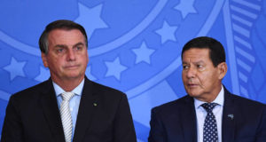 TSE pode cassar chapa Bolsonaro-Mourão